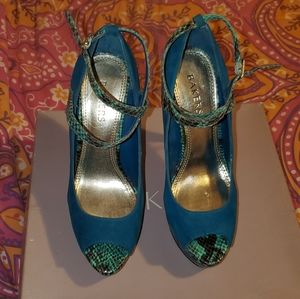 Bakers snake print open toe heels